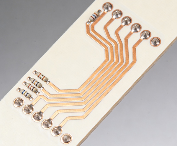 Керамическая печатная плата против печатной платы FR4: сравнение тепловых, электрических характеристик и стоимости
