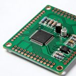 شرح الثابت العازل الكهربائي (Er) ل FR4 مقابل التردد