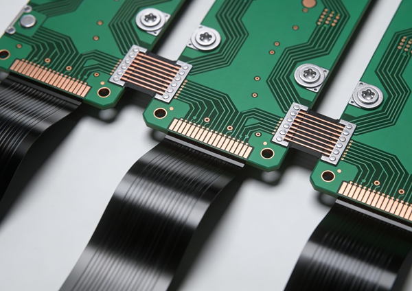 Что такое жестко-гибкая печатная плата? Основы, структура и преимущества